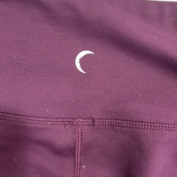 Zyia Plum Logo Crop Light n Tights - Picture 2 of 4